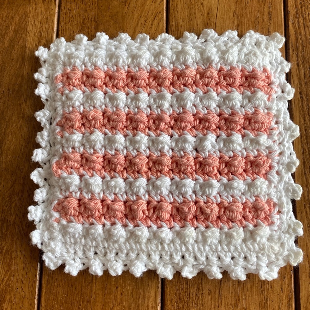 Hand Crocheted Hot Pad With 2 Dishcloths - Picture 3 of 6